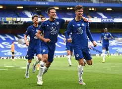 转折点！切尔西远射贴柱，欧超杯清晨攻防权衡，引发热议，赛程密集仍需轮换(欧超杯巴黎vs热刺分析)