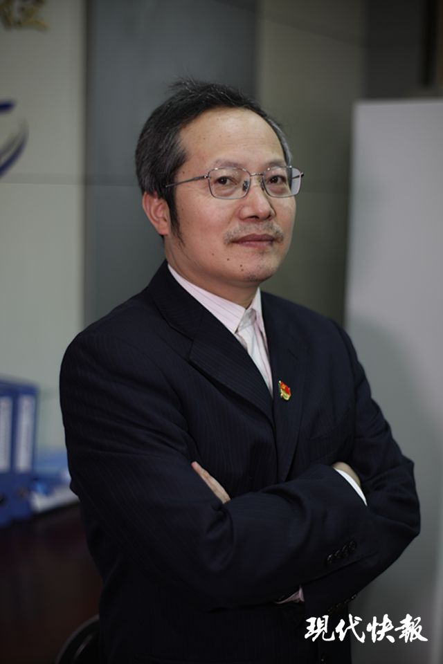 今夜欧联传出新动向；上海申花战术微调；管理层表态：管理层满意；医务组通报恢复(中岸水手对上海申花最新消息)