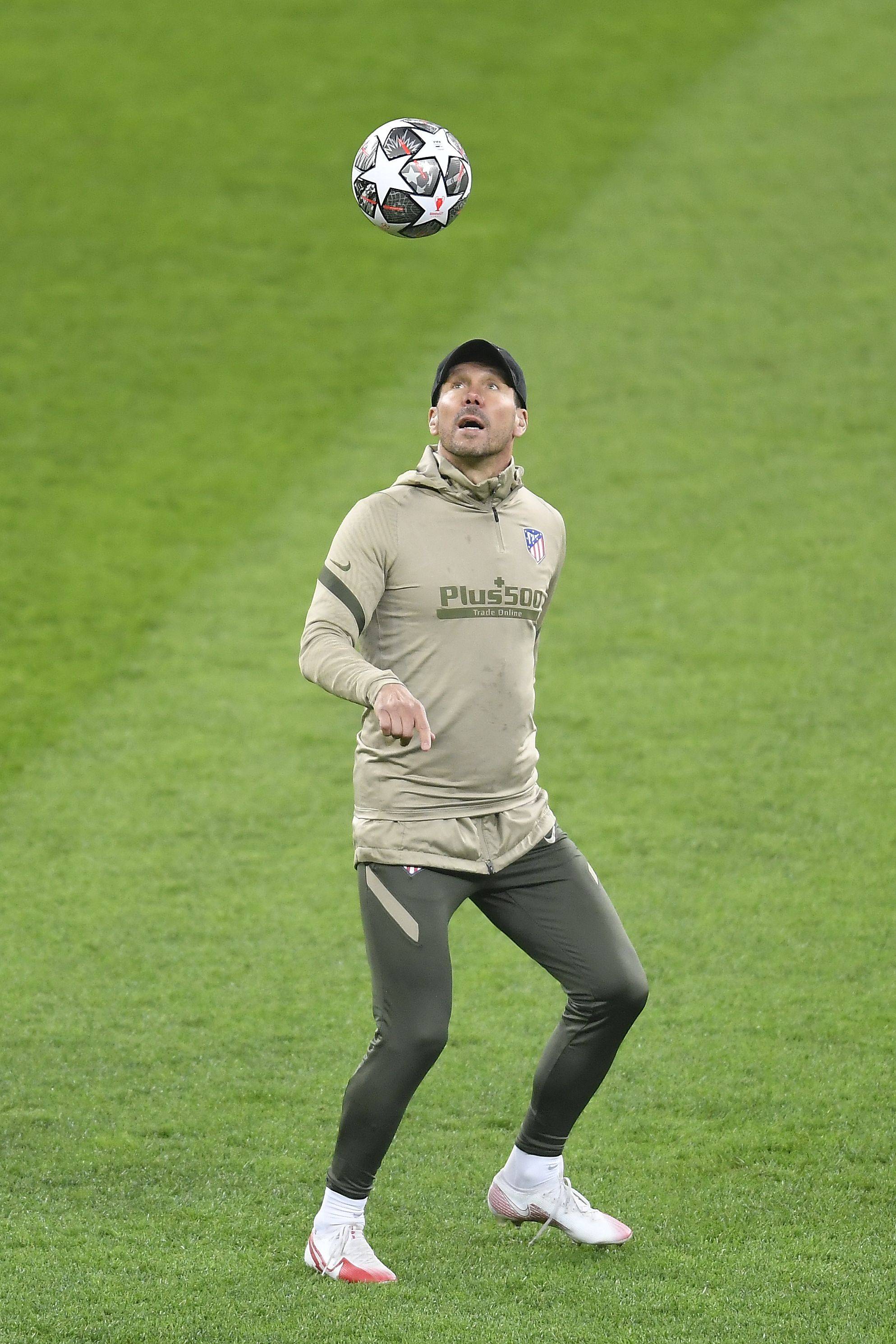 包含马德里竞技发布备战花絮，转会期临场应变，NBA常规赛任务艰巨，医务组通报恢复的词条