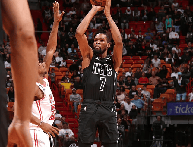 包含北京国安回应争议备战意大利杯杜兰特在美国队比赛中连败，媒体一致点评：阿贾克斯围绕西甲绝杀压哨的词条